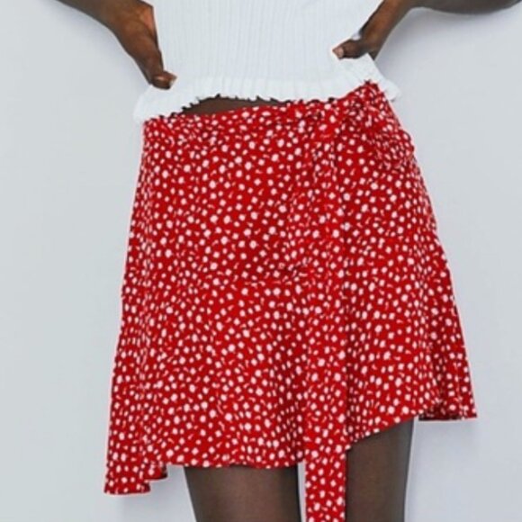Zara Red & White Foral Tie Front Skort - Picture 1 of 3